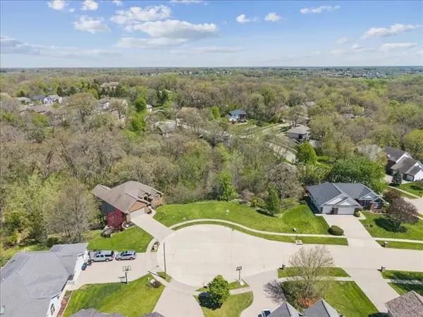 1819 Timber Hills Drive, Coralville, IA 52241