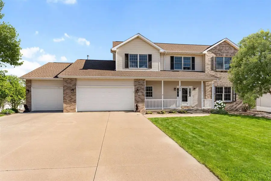 700 Creek View Ct, Coralville, IA 52241 - #3