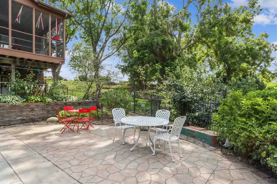 1 Acorn Ct, Iowa City, IA 52246 - #3