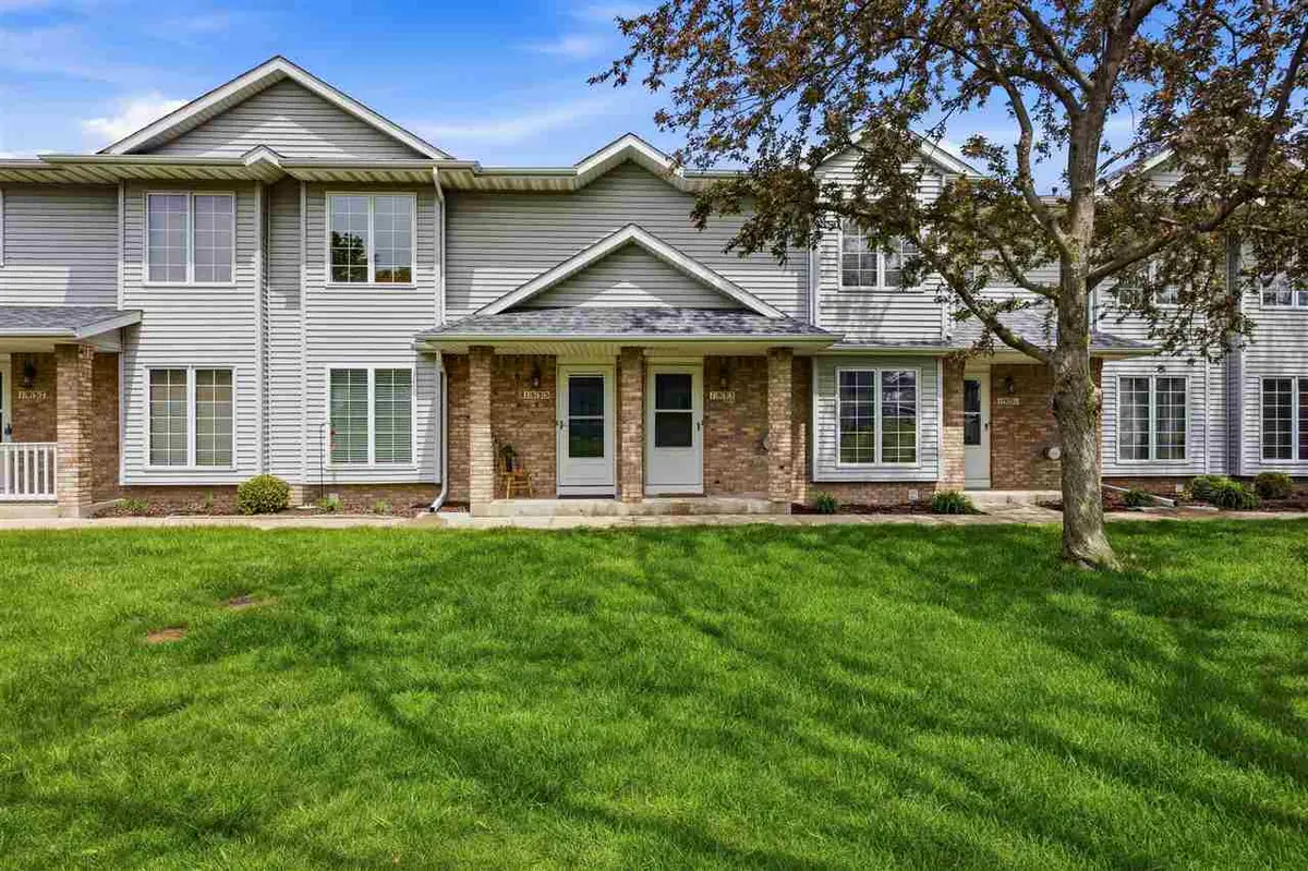 1933 Earl Rd, Iowa City, IA 52246 - #1
