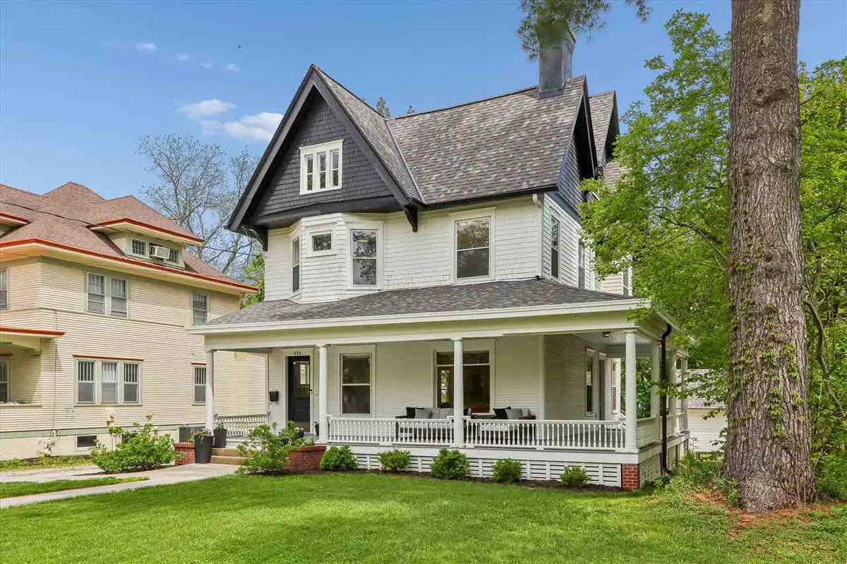424 S Summit, Iowa City, IA 52240 - #1