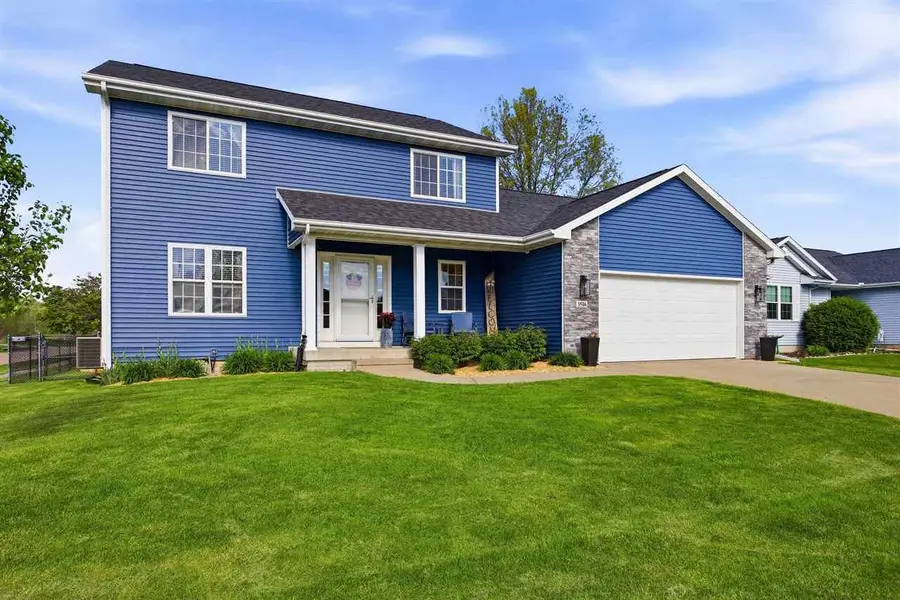 3516 Prairie Creek Rd SW, Cedar Rapids, IA 52404 - #2