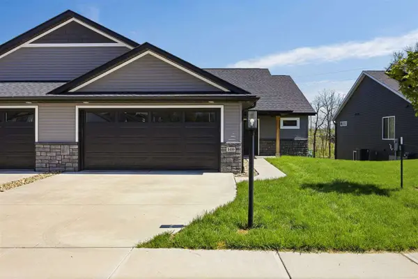 1410 Legend Dr, Tiffin, IA 52340