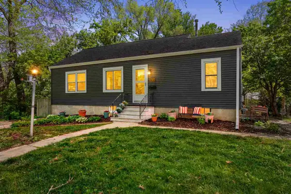 904 Roosevelt St, Iowa City, IA 52240