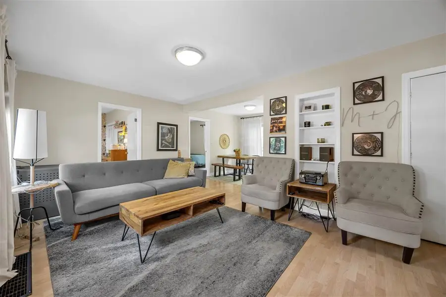904 Roosevelt St, Iowa City, IA 52240 - #3