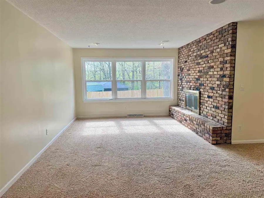 4261 Oak Leaf Ln, Iowa City, IA 52240 - #3