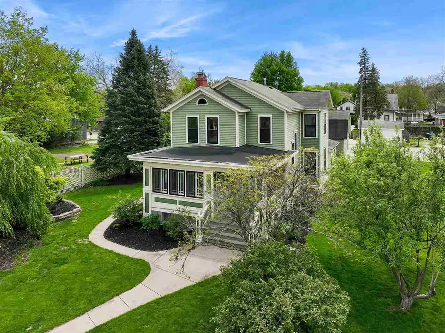 915 E Bloomington Street, Iowa City, IA 52245 - #2