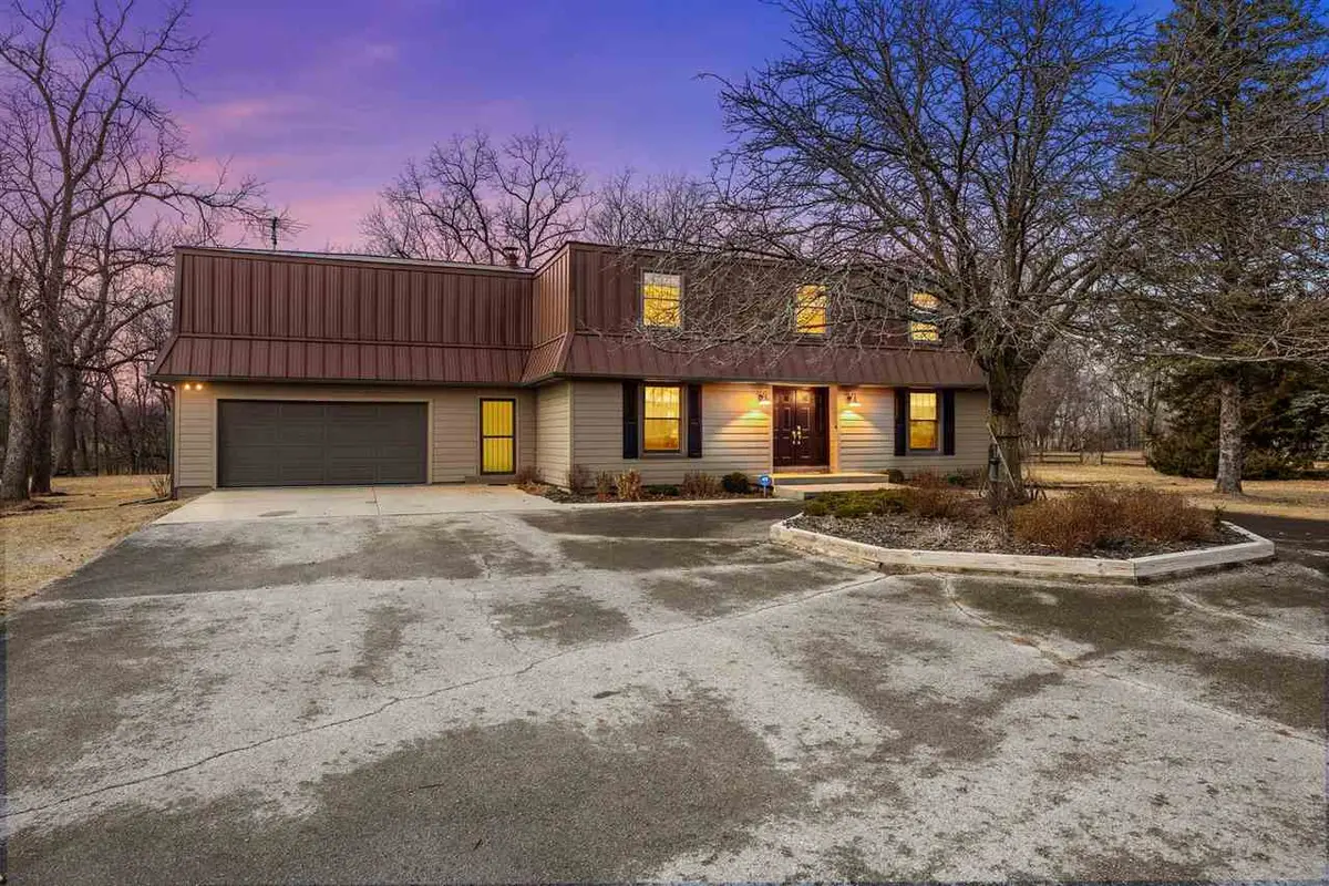 5297 Sand Rd. SE, Iowa City, IA 52240 - #1