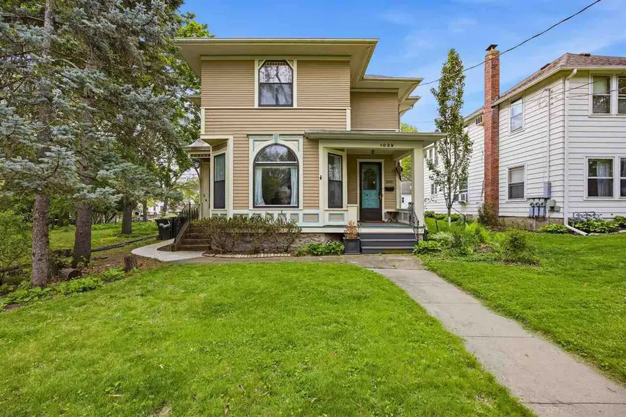 1039 E College St, Iowa City, IA 52240 - #2
