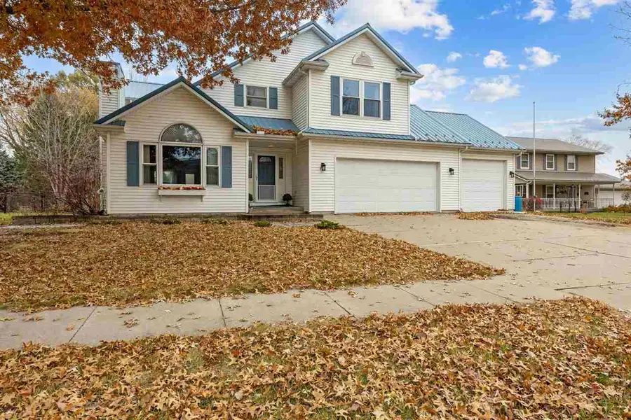 834 1st PL, Kalona, IA 52247 - #2