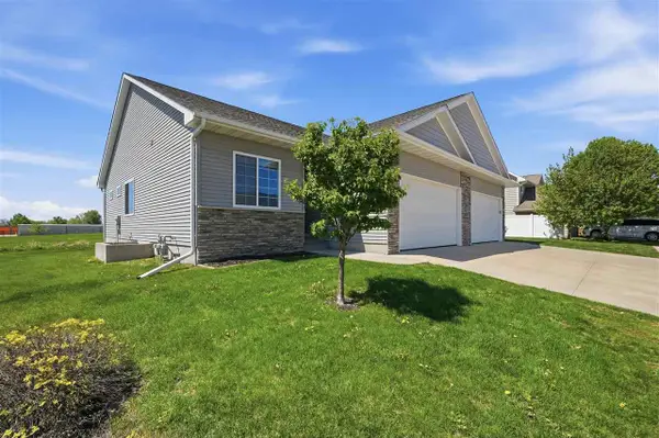 113 Wild Rose Ln, Solon, IA 52333