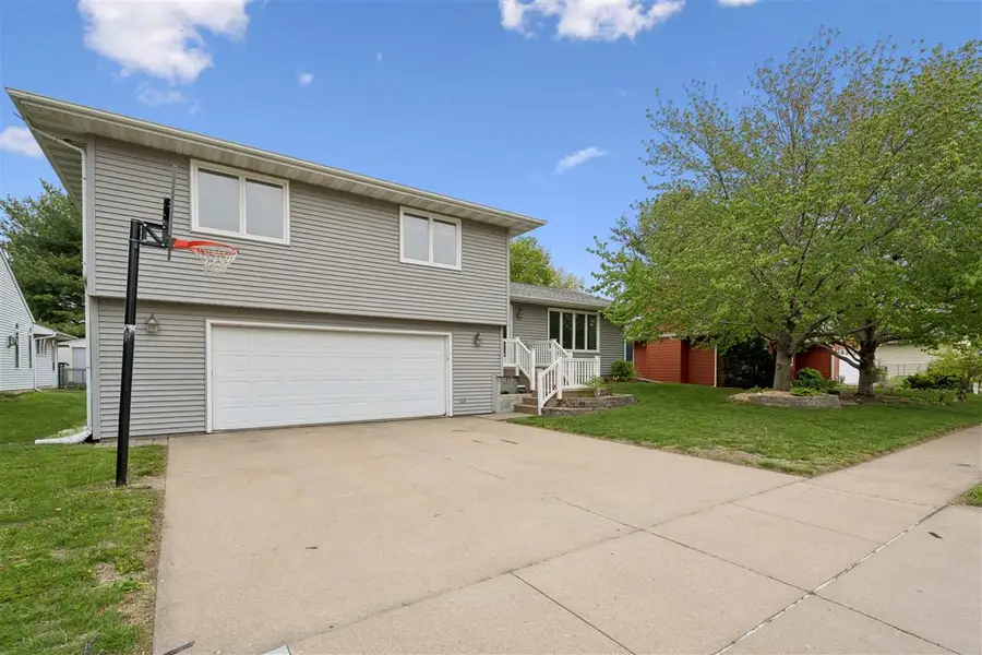 844 Pepper Dr., Iowa City, IA 52240 - #2