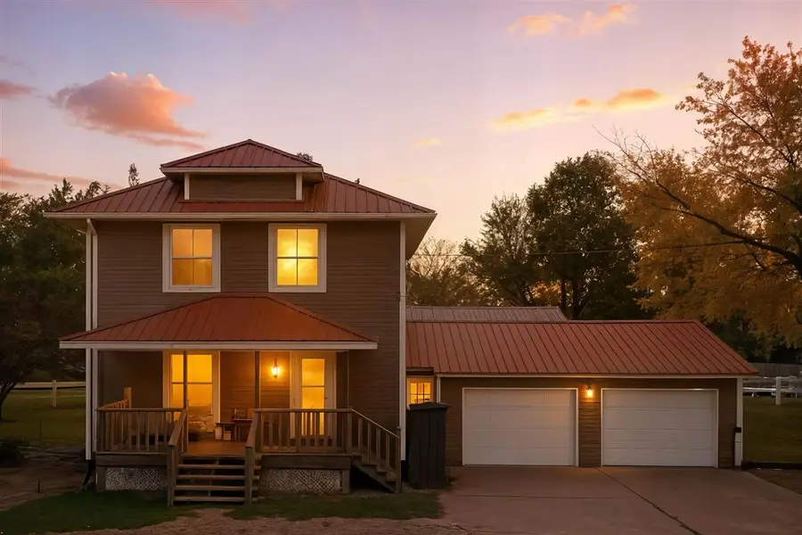 1627 S Iowa Ave, Washington, IA 52353 - #3