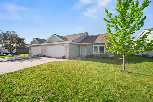 531 Bear Dr, Tiffin, IA 52340