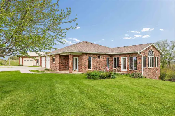 2686 H Avenue, Williamsburg, IA 52361