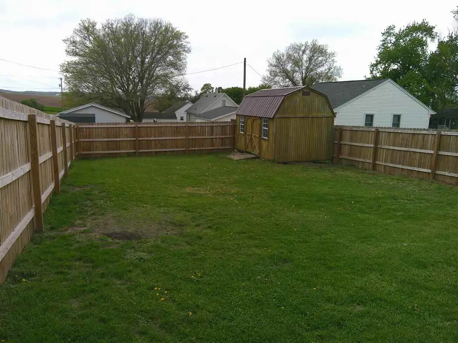 603 Williams St, Victor, IA 52347 - #2