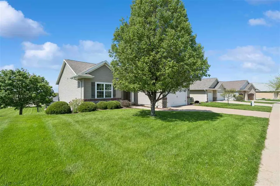 5012 SW Hay Field Court, Cedar Rapids, IA 52404 - #2