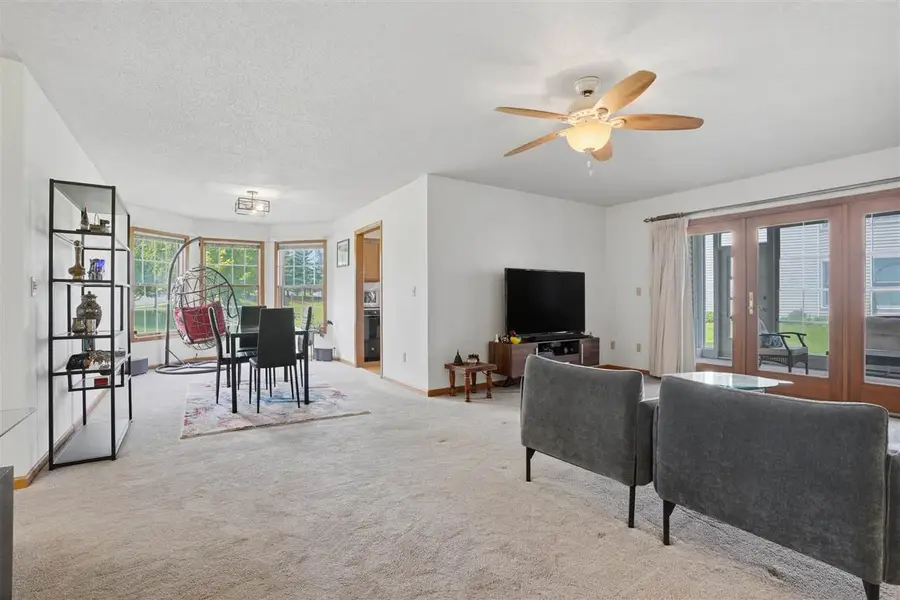 2303 Willowbrooke Ln, Iowa City, IA 52246 - #2