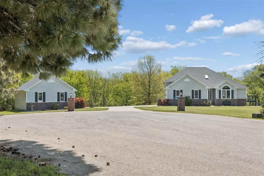 3313 Cedar Hill Dr, Solon, IA 52333 - #3