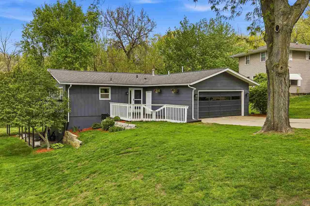 1603 Oak View Dr., Solon, IA 52333 - #1