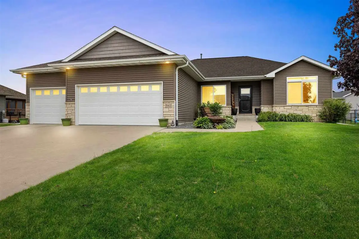 542 Rolling Hills Dr, Tiffin, IA 52340 - #1