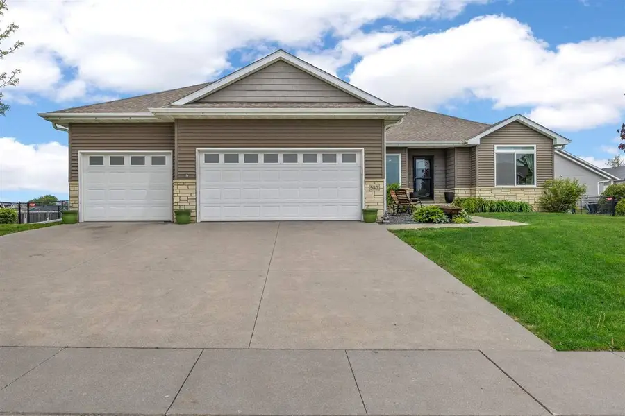 542 Rolling Hills Dr, Tiffin, IA 52340 - #3