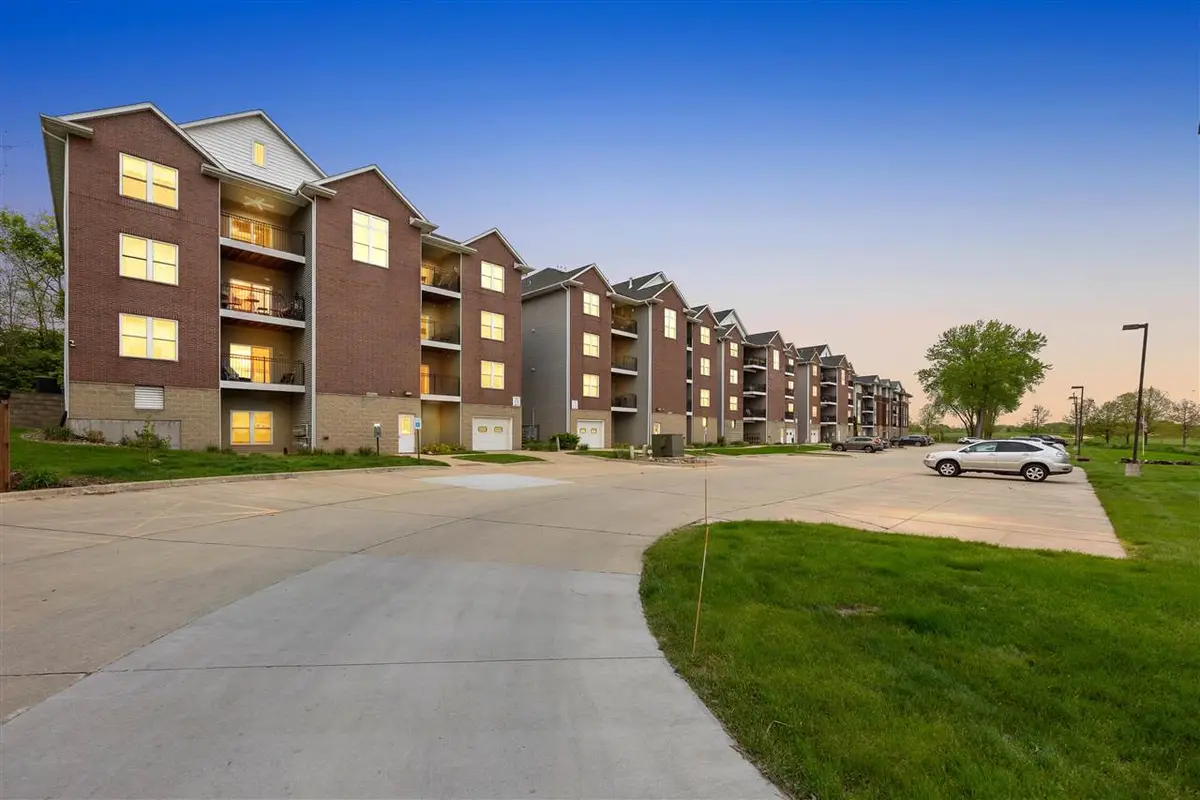 1092 Walnut Ave, Riverside, IA 52327 - #1
