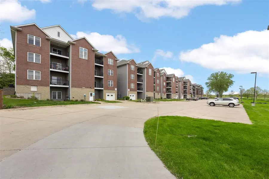 1092 Walnut Ave, Riverside, IA 52327 - #2