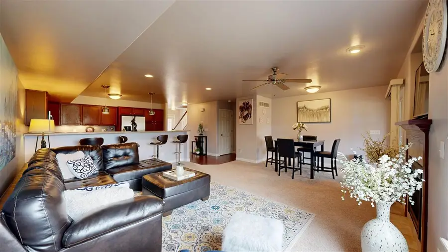 285 Huntington Dr, Iowa City, IA 52245 - #3
