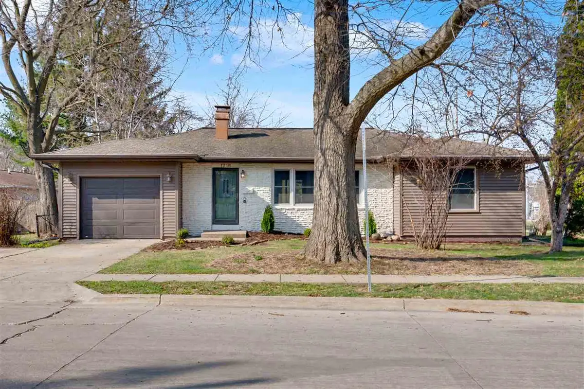 1718 Highland Ave, Iowa City, IA 52240 - #1