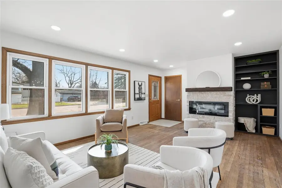 1718 Highland Ave, Iowa City, IA 52240 - #3