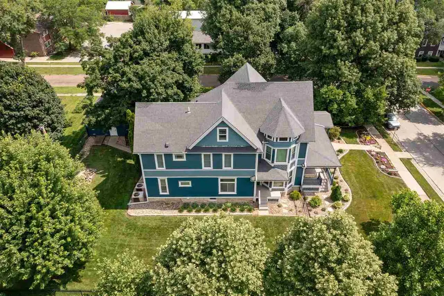 205 NW 2nd Ave, Mount Vernon, IA 52314 - #3