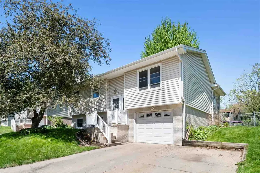 1818 Flatiron Ave, Iowa City, IA 52240 - #2