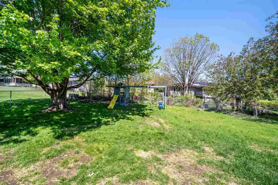 1818 Flatiron Ave, Iowa City, IA 52240 - #3