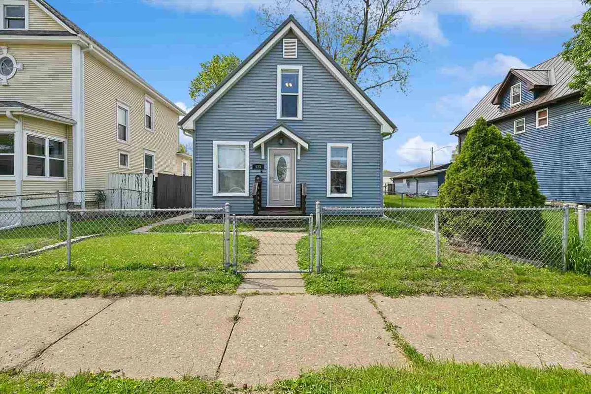 523 SW 6th Ave, Cedar Rapids, IA 52404 - #1