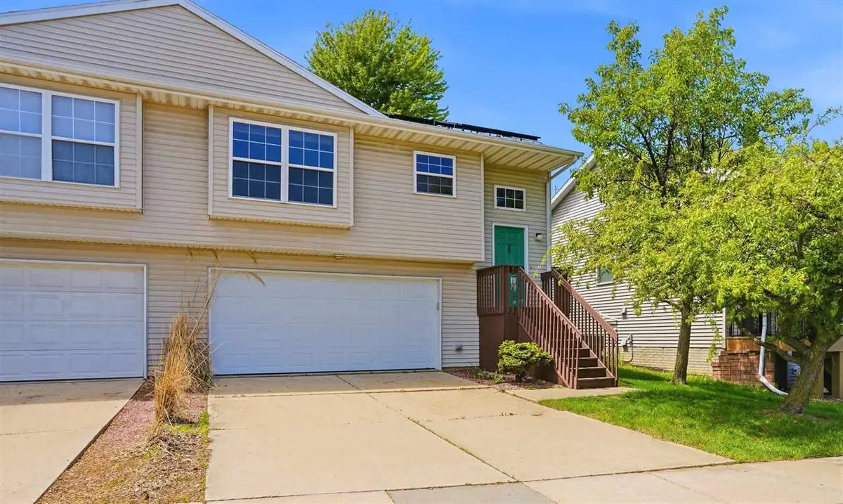 27 Jema Ct, Iowa City, IA 52246 - #1