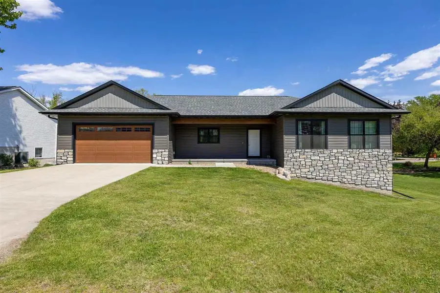 1730 Parkside Drive NE, Solon, IA 52333 - #2