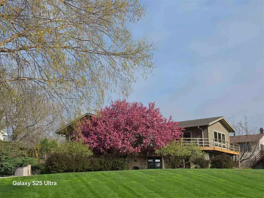 21 FAIRVIEW KNOLL NE, Iowa City, IA 52240 - #3