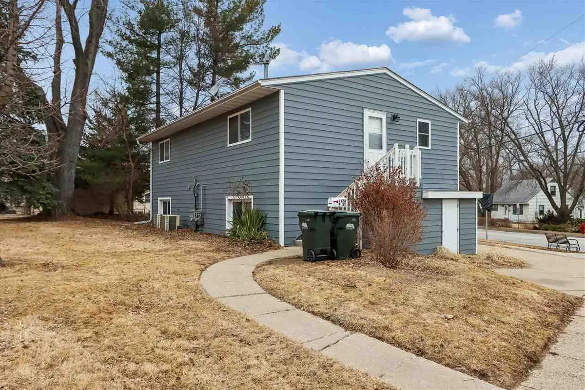 1928 F Street, Iowa City, IA 52240 - #1