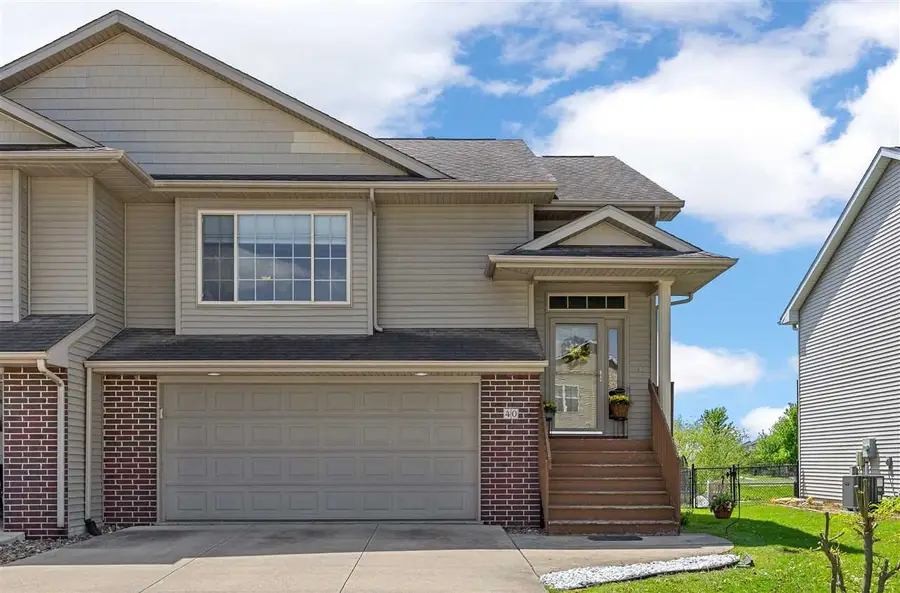 40 Cattail Ln, North Liberty, IA 52317 - #2
