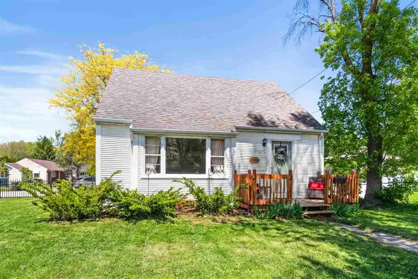 1926 E Court St, Iowa City, IA 52245