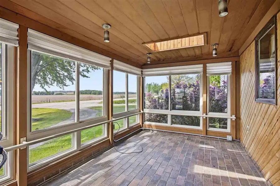 1502 SW Black Diamond Rd., Oxford, IA 52322 - #3