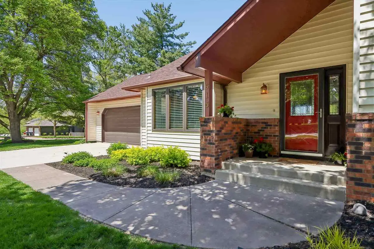 615 Pine Ridge Rd, Coralville, IA 52241 - #1