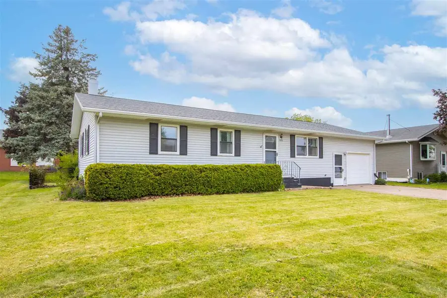 1505 N 6th Ave, Washington, IA 52353 - #2