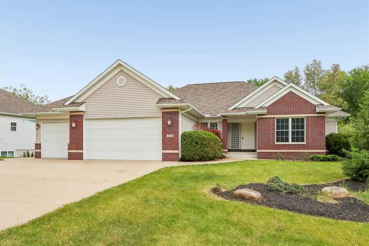 1070 Forest Edge Dr, Coralville, IA 52241 - #1