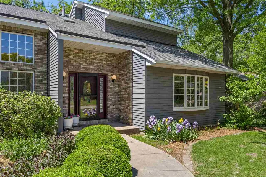 317 N 7th Ave, Iowa City, IA 52245 - #3