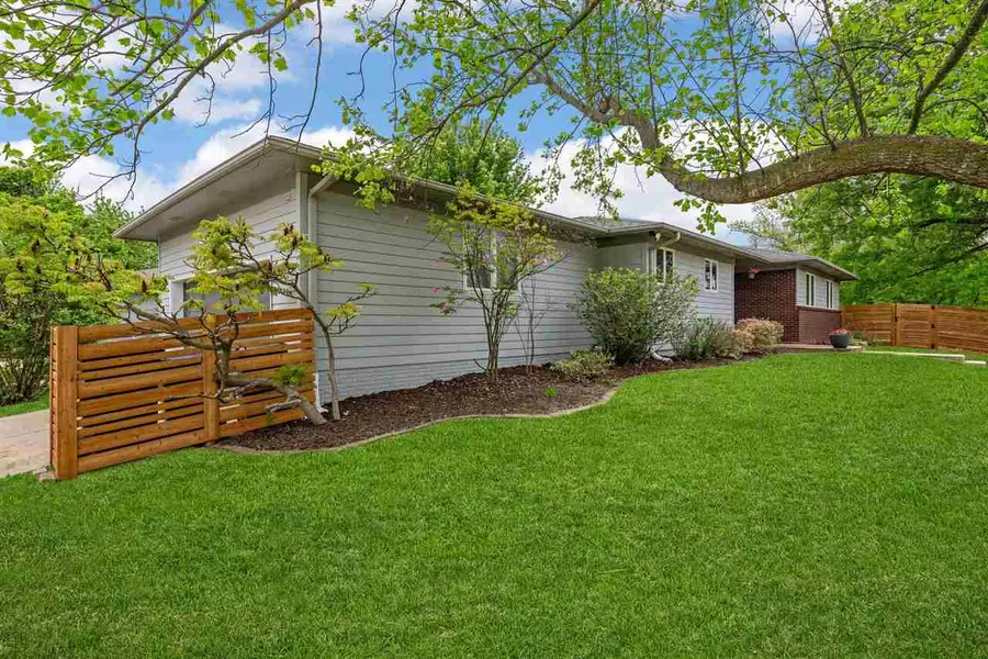 541 Amhurst, Iowa City, IA 52245 - #2