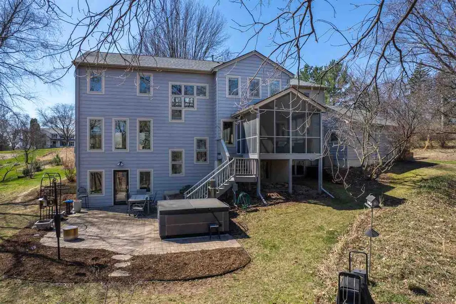 17 Briar Ridge Dr, Iowa City, IA 52240 - #2