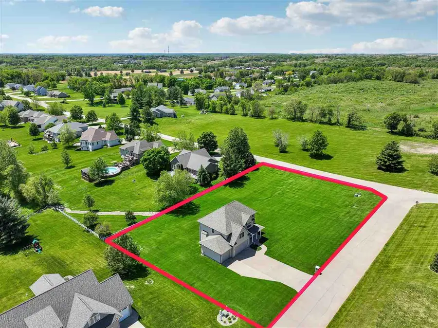 1938 Cranbrook Cross, Muscatine, IA 52761 - #2