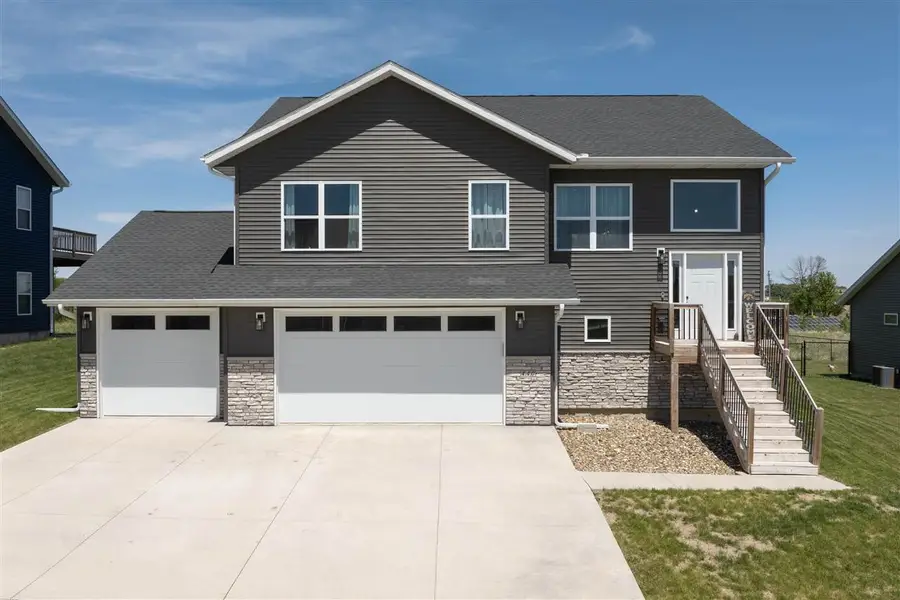 440 Galileo Dr, Riverside, IA 52327 - #2